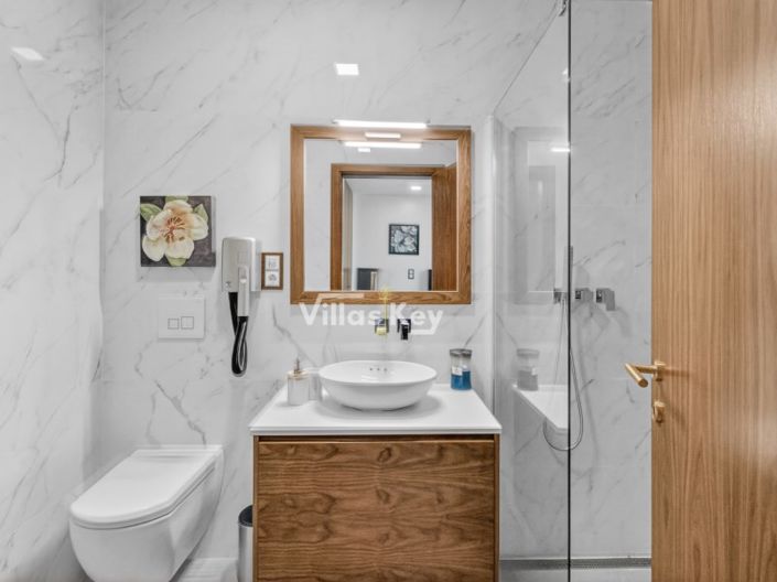 Image No.39-4 Bed House for sale