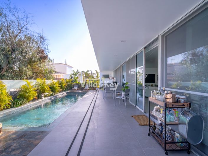 Image No.6-4 Bed House for sale