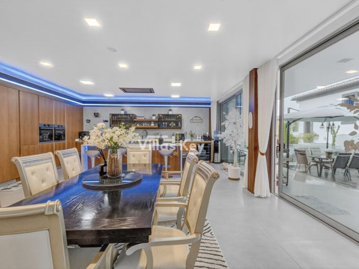 Image No.9-4 Bed House for sale