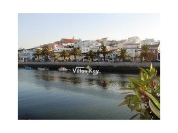 id2ad2c401-0000-0500-0000-000018d1c03b