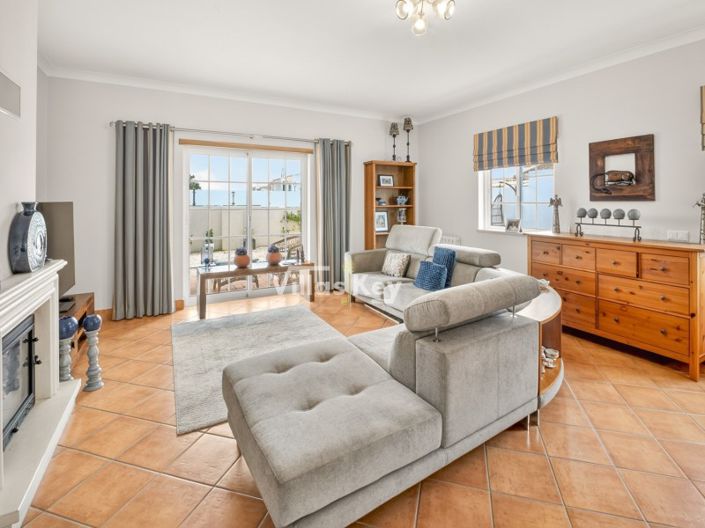 Image No.10-4 Bed House for sale