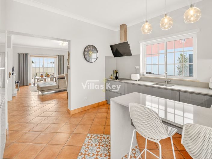 Image No.15-4 Bed House for sale