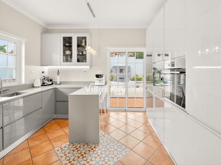 Image No.16-4 Bed House for sale