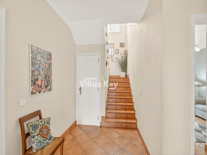 Image No.19-4 Bed House for sale