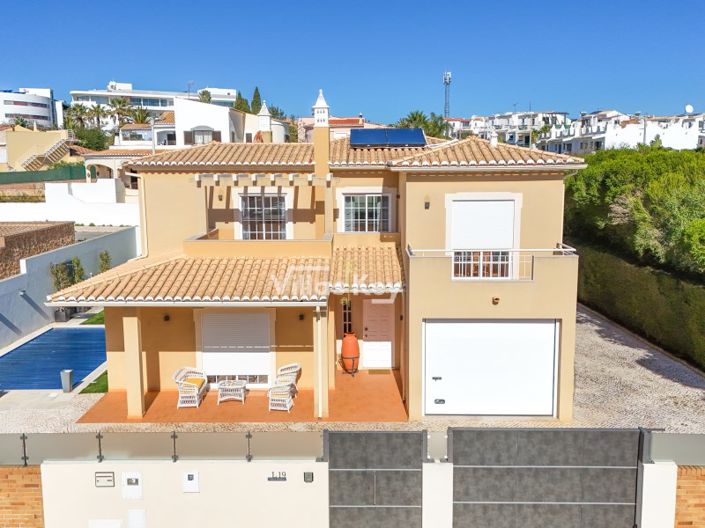 Image No.2-4 Bed House for sale