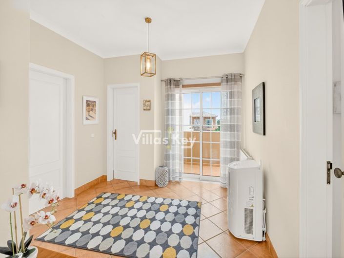 Image No.22-4 Bed House for sale