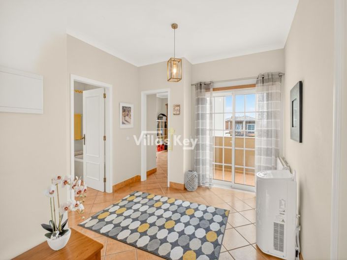 Image No.23-4 Bed House for sale