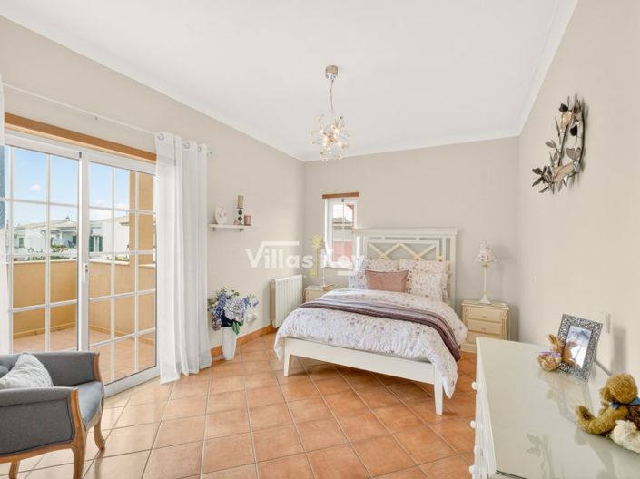 Image No.29-4 Bed House for sale