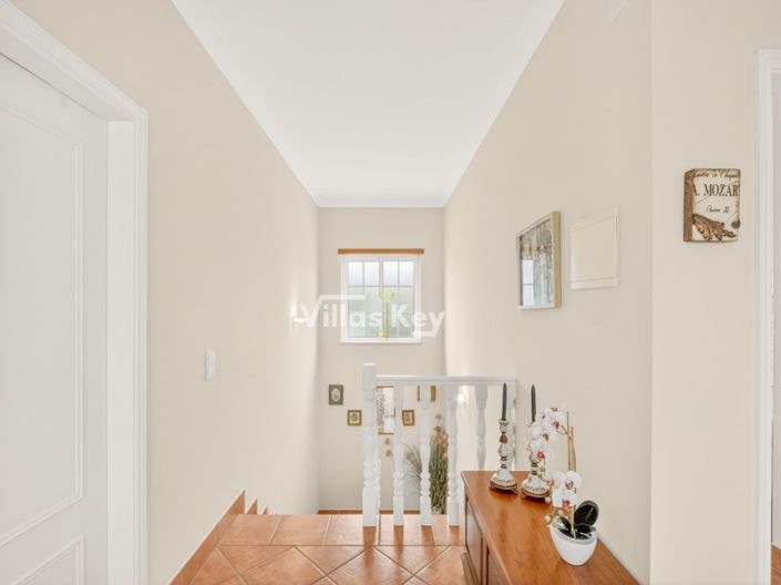 Image No.33-4 Bed House for sale