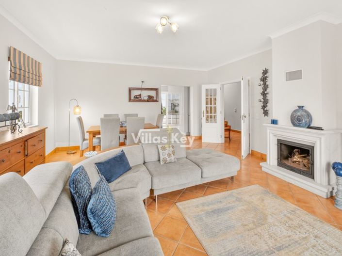 Image No.6-4 Bed House for sale