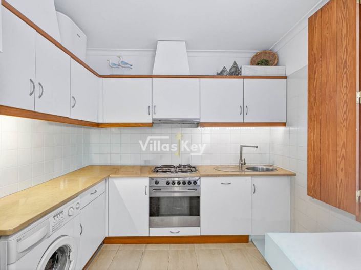 Image No.6-3 Bed House for sale