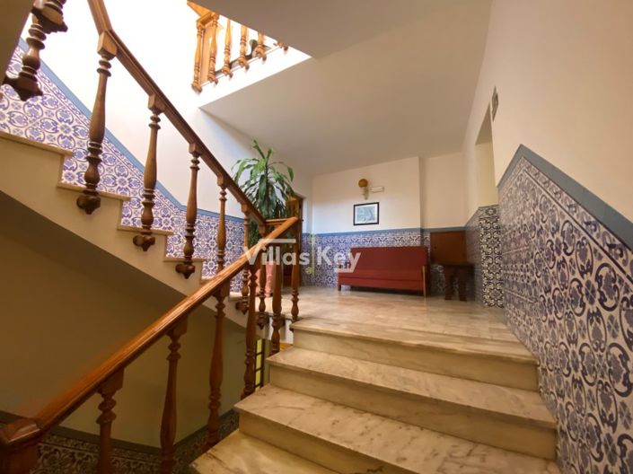 Image No.11-33 Bed Hotel for sale