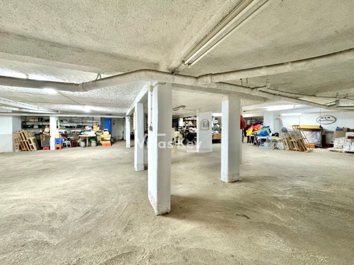 Image No.28-33 Bed Hotel for sale