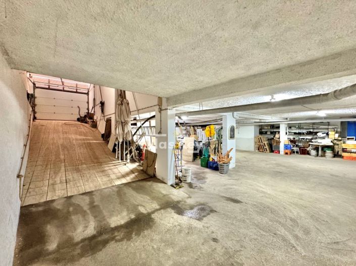 Image No.29-33 Bed Hotel for sale