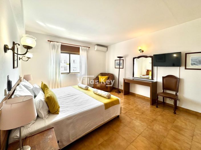 Image No.36-33 Bed Hotel for sale
