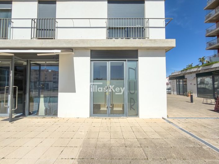 Image No.14-Commercial à vendre à Lagos