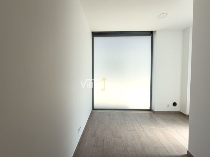 Image No.7-Commercial à vendre à Lagos