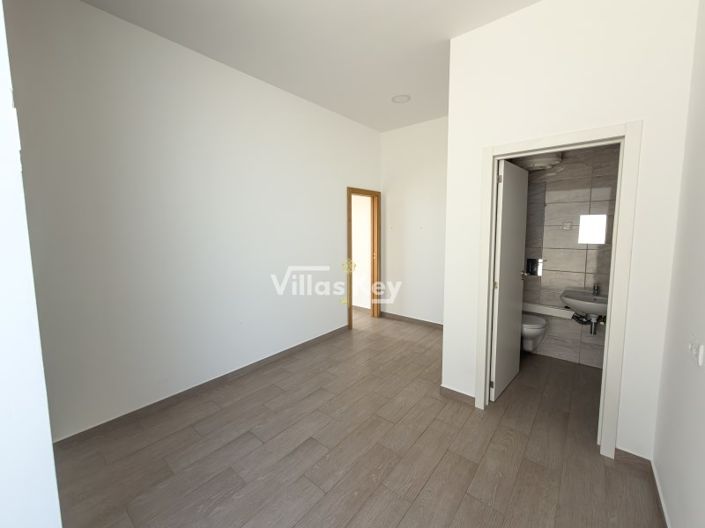 Image No.9-Commercial à vendre à Lagos