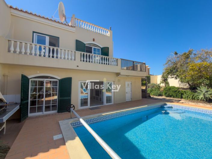 Image No.2-Maison de 3 chambres à vendre à Lagos