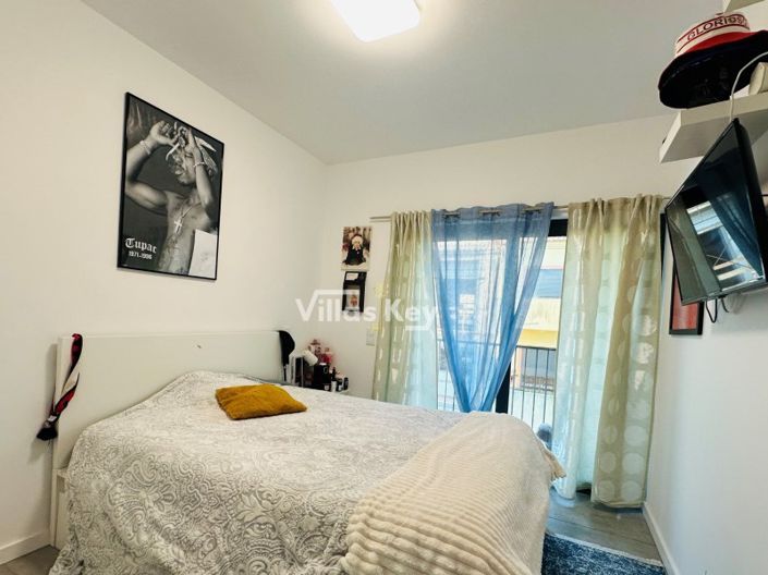 Image No.25-4 Bed House for sale