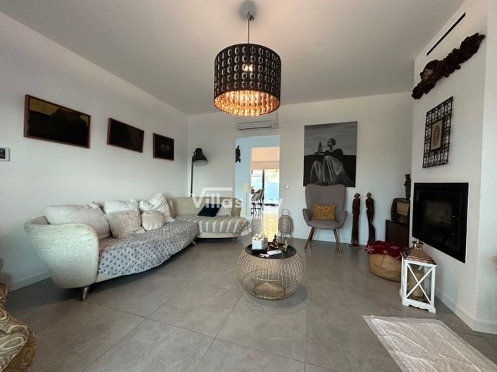 Image No.3-4 Bed House for sale