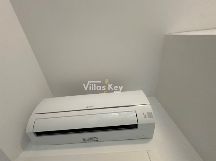 Image No.30-4 Bed House for sale