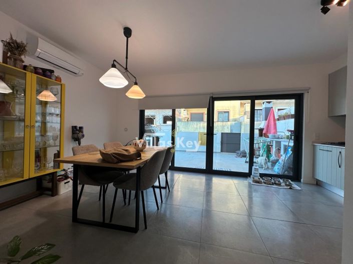 Image No.4-4 Bed House for sale