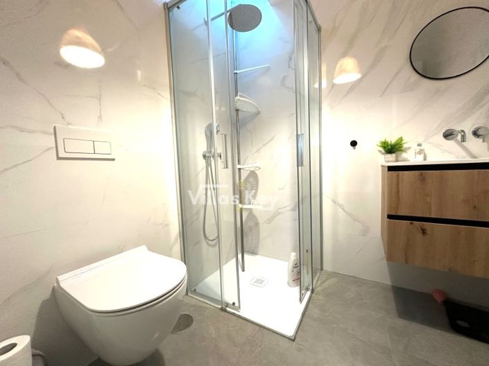 Image No.5-4 Bed House for sale