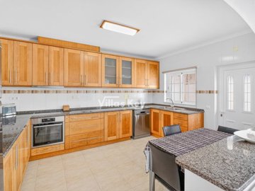 id9aa7c601-0000-0500-0000-000018f6cbfa