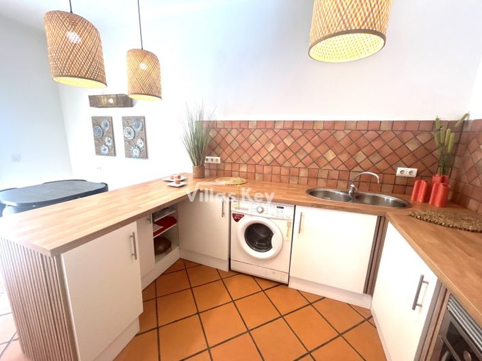 Image No.10-4 Bed House for sale