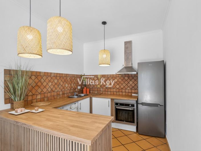 Image No.10-4 Bed House for sale