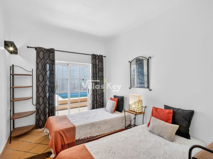 Image No.11-4 Bed House for sale