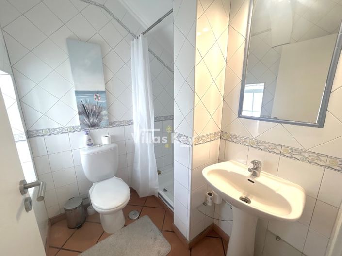 Image No.16-4 Bed House for sale