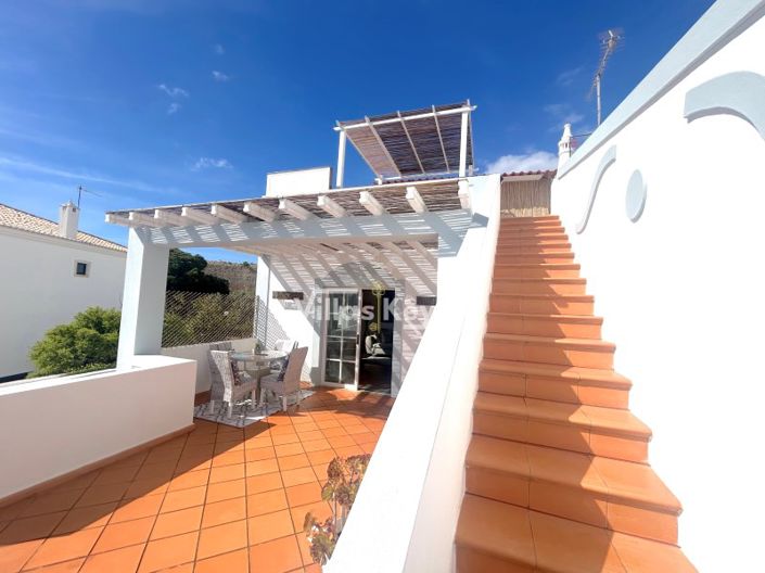 Image No.19-4 Bed House for sale