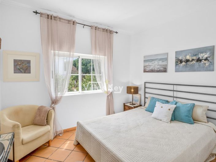 Image No.19-4 Bed House for sale