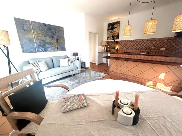 Image No.20-4 Bed House for sale