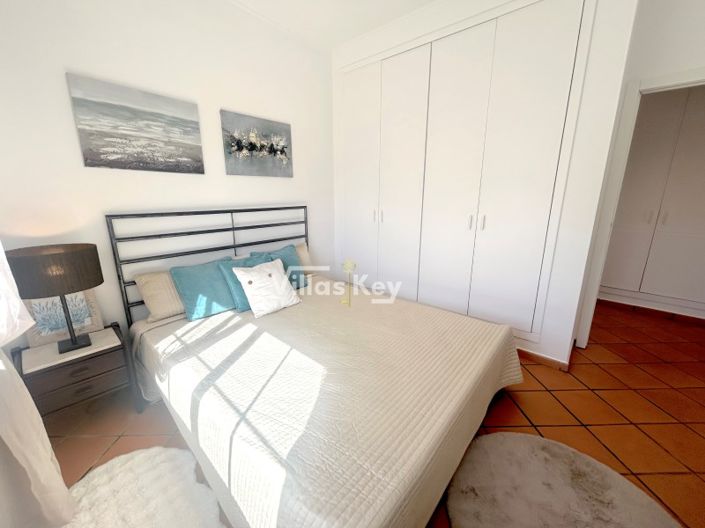 Image No.25-4 Bed House for sale