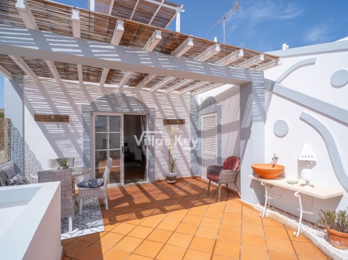 Image No.25-4 Bed House for sale