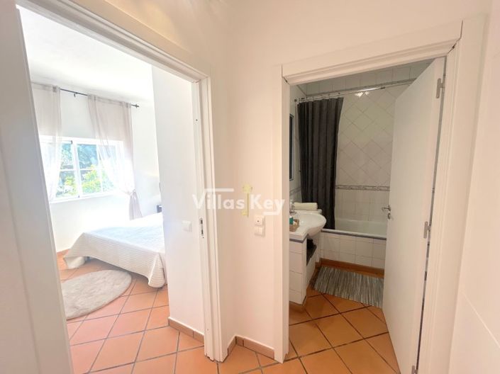 Image No.28-4 Bed House for sale