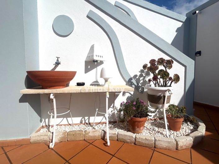 Image No.41-4 Bed House for sale