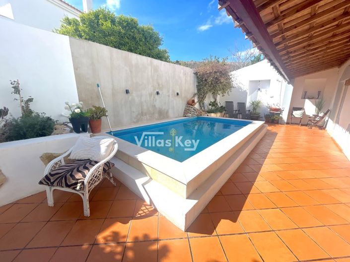 Image No.6-4 Bed House for sale