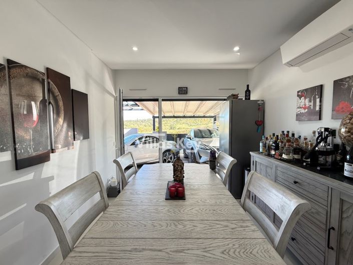 Image No.10-4 Bed House for sale