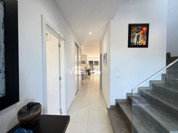 Image No.12-4 Bed House for sale