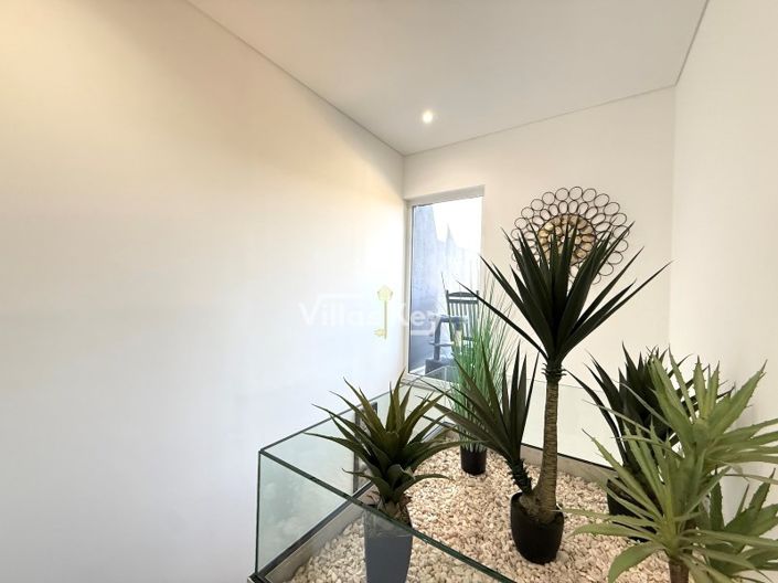 Image No.14-4 Bed House for sale