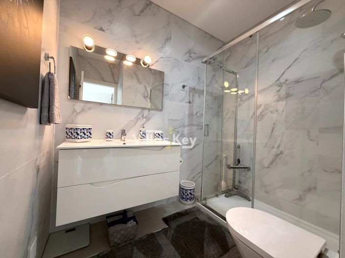 Image No.21-4 Bed House for sale