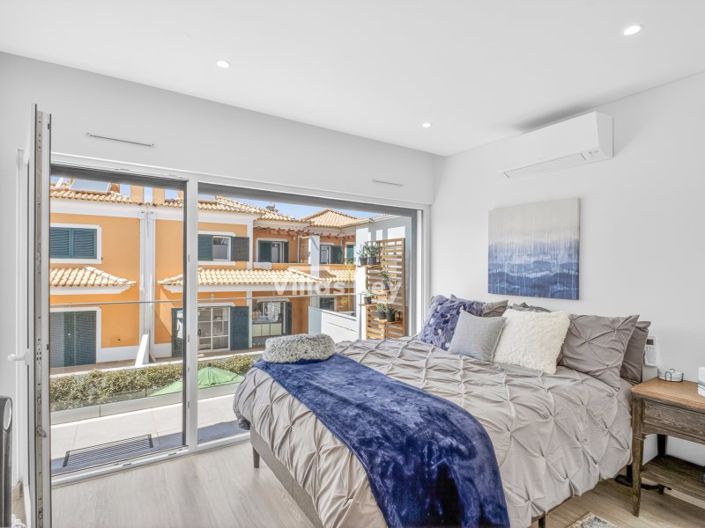 Image No.24-4 Bed House for sale