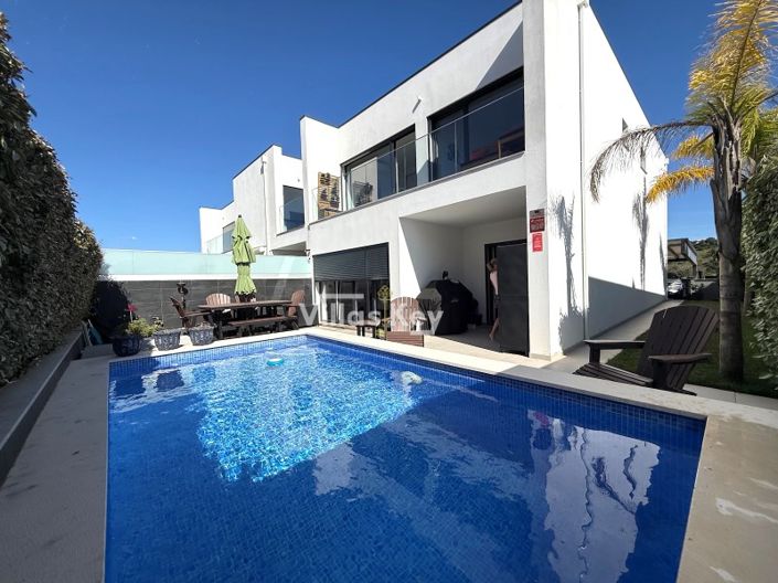 Image No.25-4 Bed House for sale