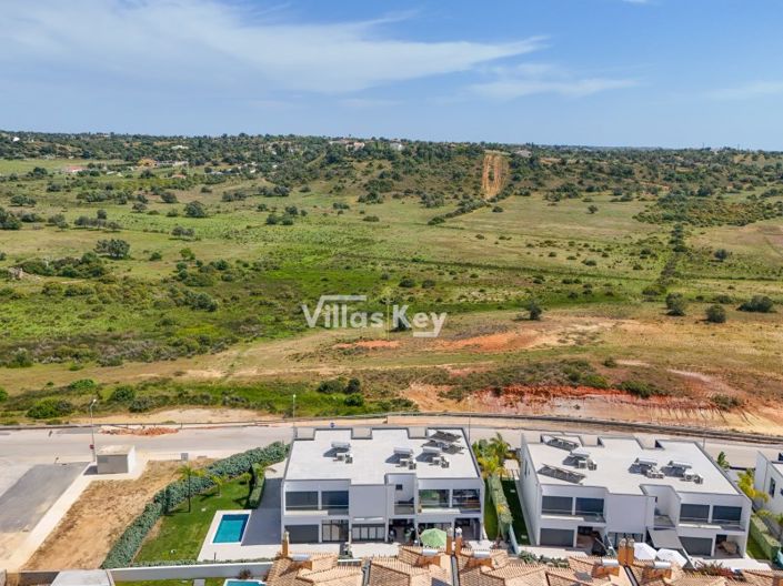 Image No.28-4 Bed House for sale