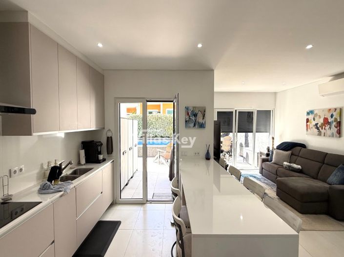 Image No.4-4 Bed House for sale