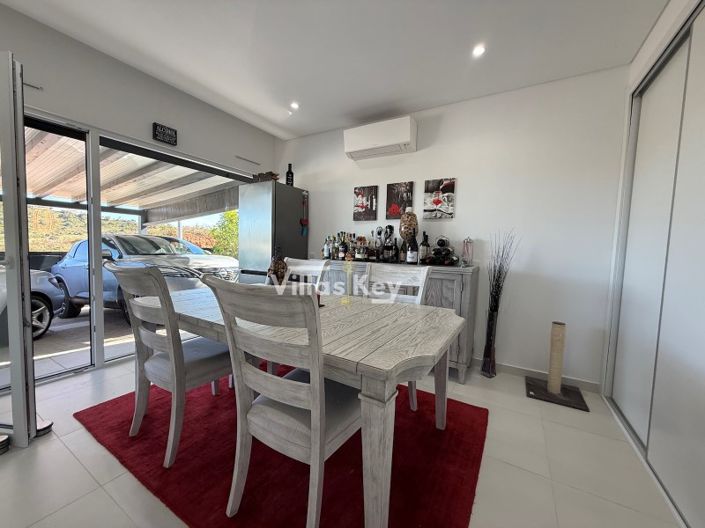 Image No.9-4 Bed House for sale